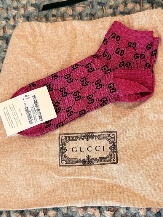 Gucci Accessories - Gucci Fuchia Shimmer Lame GG Logo Ankle Socks sz M NWT